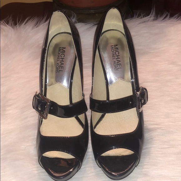 Michael Kors Peep Toe Pump - Picture 2 of 4